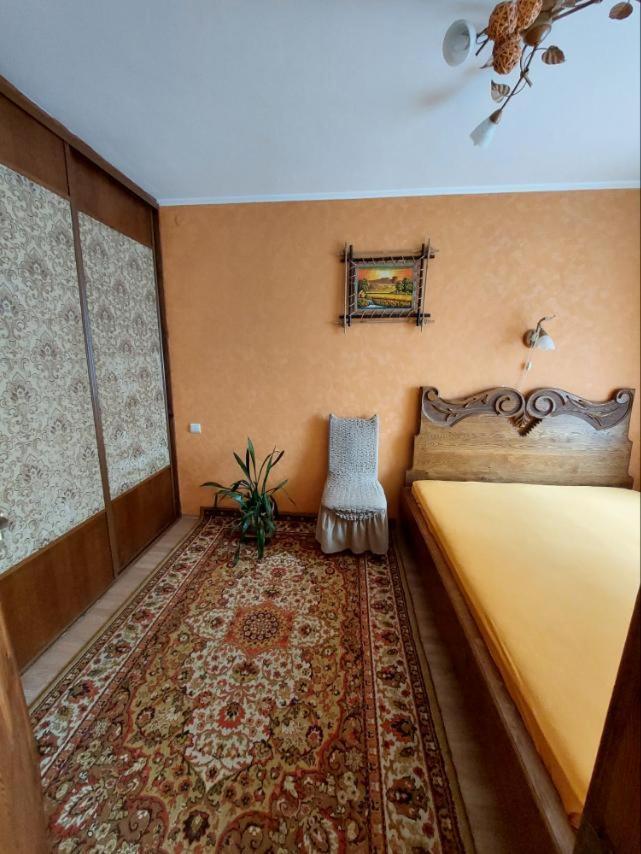 Apartment On Voli Avenue 21 Lutsk Exterior photo
